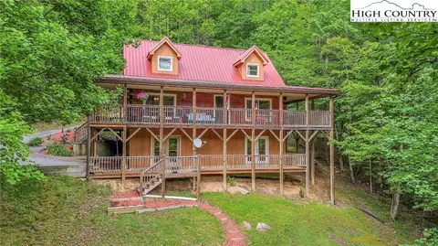 1459 River Front Ridge Dr, Jefferson, NC 28640