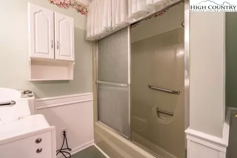 881 Queen St, Boone, NC 28607 photo 27