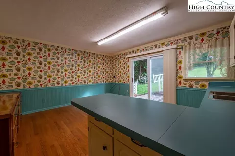 881 Queen St, Boone, NC 28607 photo 9