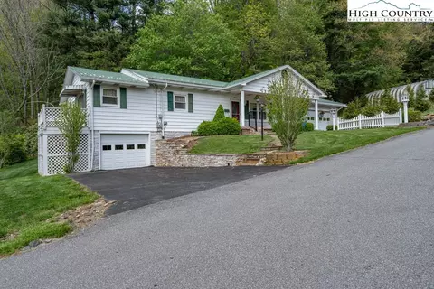 881 Queen St, Boone, NC 28607 photo 38