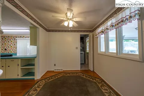 881 Queen St, Boone, NC 28607 photo 8