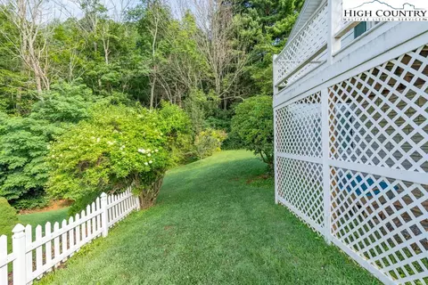 881 Queen St, Boone, NC 28607 photo 36