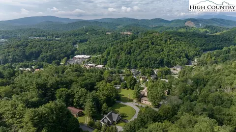 881 Queen St, Boone, NC 28607 photo 37