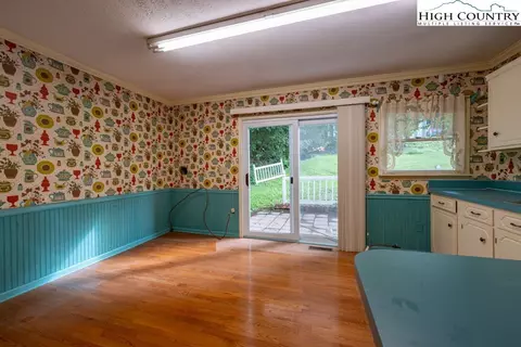 881 Queen St, Boone, NC 28607 photo 11