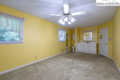 881 Queen St, Boone, NC 28607 photo 25