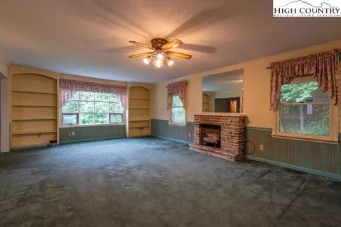 881 Queen St, Boone, NC 28607 photo 12