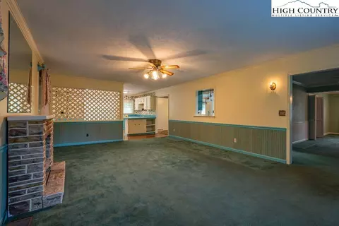 881 Queen St, Boone, NC 28607 photo 14