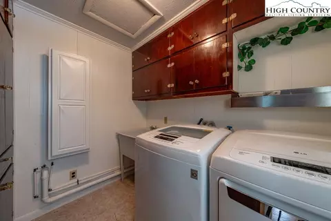 881 Queen St, Boone, NC 28607 photo 18