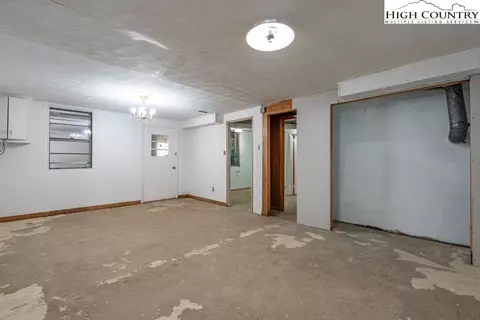 881 Queen St, Boone, NC 28607 photo 29