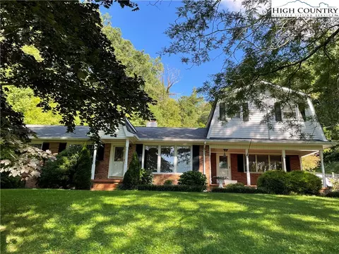 421 Northwest Dr, Jefferson, NC 28640