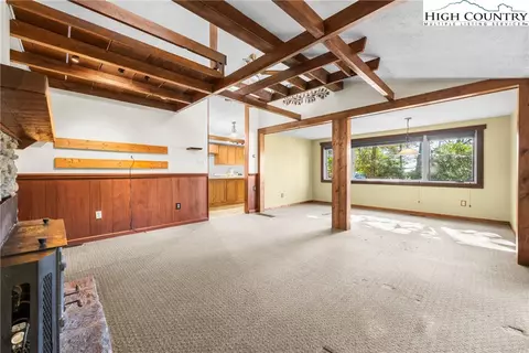 Living - 615 Sampson Rd, Boone, NC 28607 photo 2 of 4