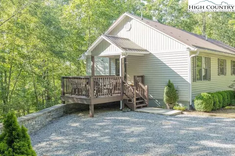 120 Ridge Rd, Newland, NC 28657