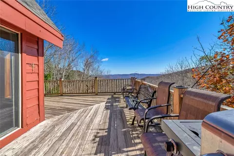 657 Skiview Rd, Seven Devils, NC 28604 photo 3
