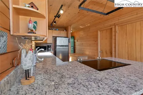 657 Skiview Rd, Seven Devils, NC 28604 photo 12