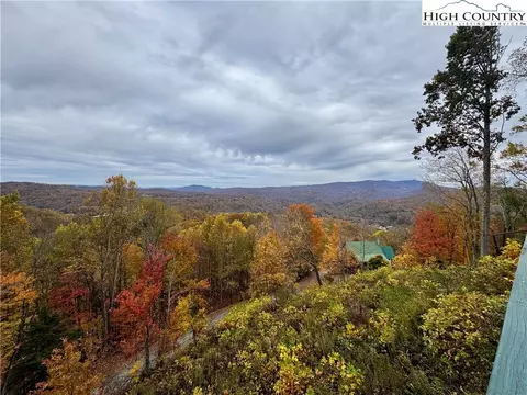 402 Turkey Knob Ln, Elk Park, NC 28622