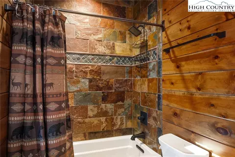 Bath - 550 Big Sky Rd, Ferguson, NC 28624 photo 3 of 3