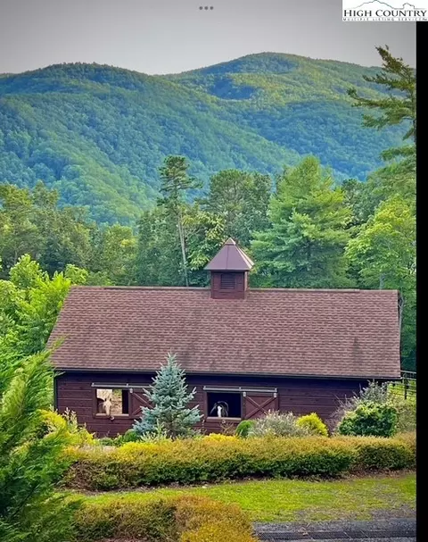 Exterior - 550 Big Sky Rd, Ferguson, NC 28624 photo 3 of 9
