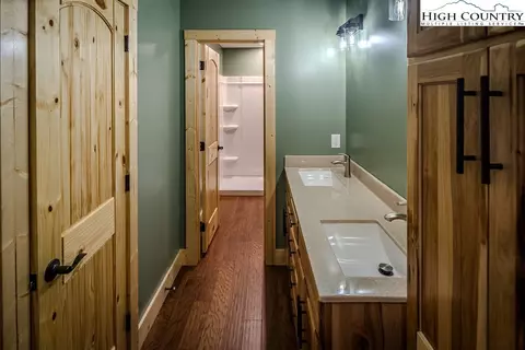 Bath - 111 Village Cluster Rd, Beech Mountain, NC 28604 photo 3 of 3
