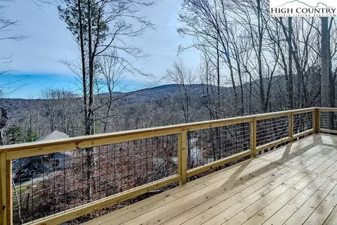 Exterior - 111 Village Cluster Rd, Beech Mountain, NC 28604 photo 4 of 7