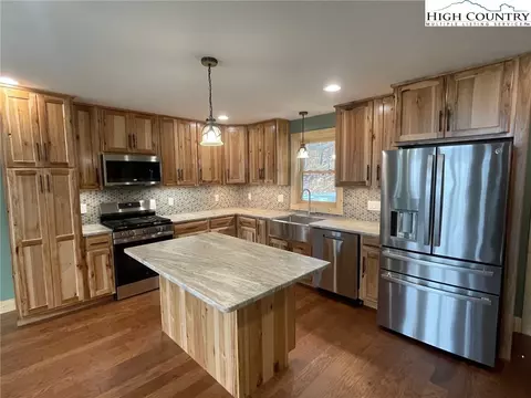 Kitchen - 111 Village Cluster Rd, Beech Mountain, NC 28604 photo 5 of 7