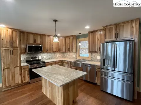 Kitchen - 111 Village Cluster Rd, Beech Mountain, NC 28604 photo 2 of 7
