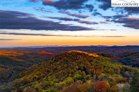 7330 Harmon Ln, Lenoir, NC 28645