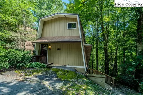 35 Maple Dr #B, Banner Elk, NC 28604