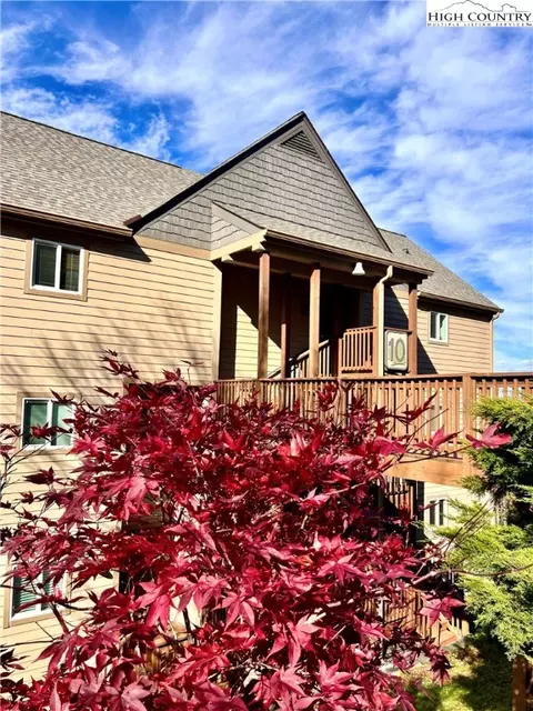 110 Sugar Ski Dr #10-101, Sugar Mountain, NC 28604