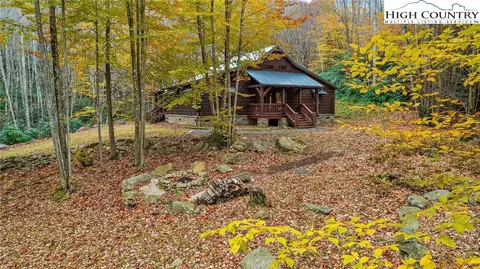133 Buckeye Ridge Rd, Beech Mountain, NC 28604