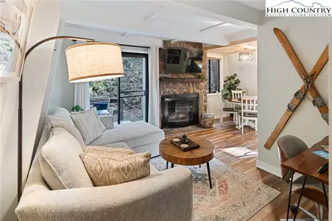 24 Creekside Dr #A, Banner Elk, NC 28604