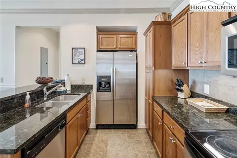 Kitchen - 166 Trails End #34D, Sugar Mountain, NC 28604 photo 2 of 3