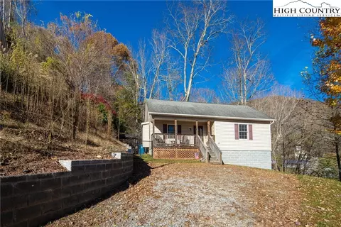 130 Alexander Dr, Boone, NC 28607
