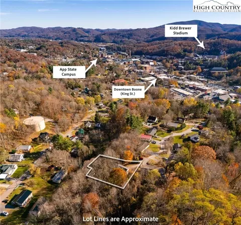 130 Alexander Dr, Boone, NC 28607 photo 2