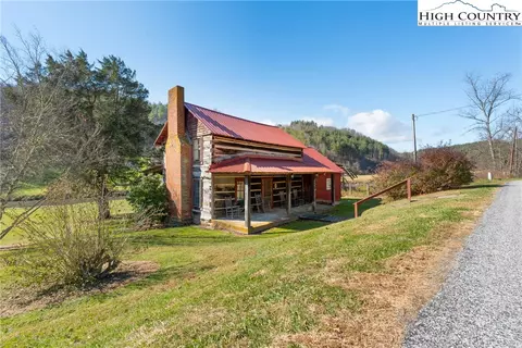 401 Old Field Creek Rd, Grassy Creek, NC 28631