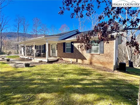 1841 Black Bear Inn Rd, West Jefferson, NC 28694