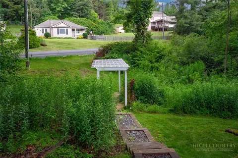 Exterior - 1012 Northridge Dr, Boone, NC 28607 photo 9 of 11