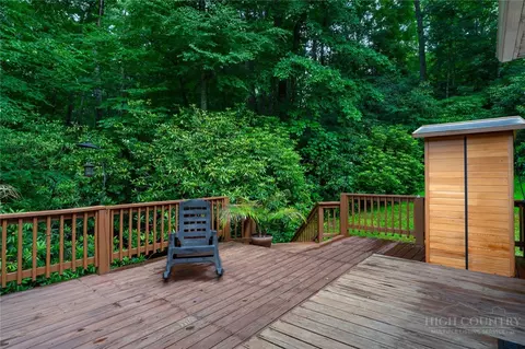Exterior - 1012 Northridge Dr, Boone, NC 28607 photo 5 of 11