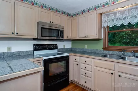 Kitchen - 1012 Northridge Dr, Boone, NC 28607 photo 2 of 2