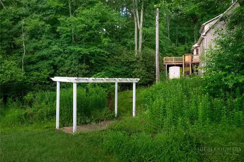 Exterior - 1012 Northridge Dr, Boone, NC 28607 photo 8 of 11