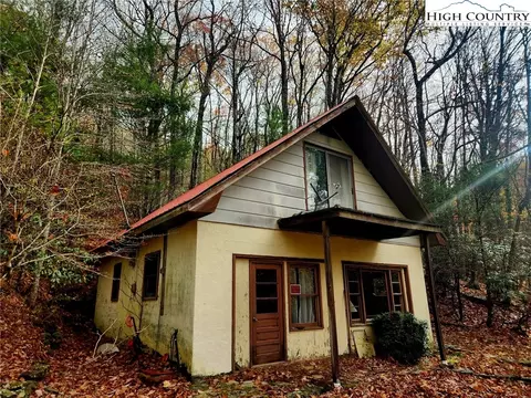 2876 Howards Creek Rd, Boone, NC 28607