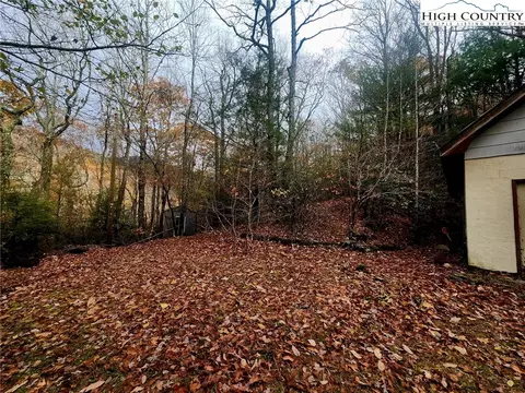Exterior - 2876 Howards Creek Rd, Boone, NC 28607 photo 2 of 2