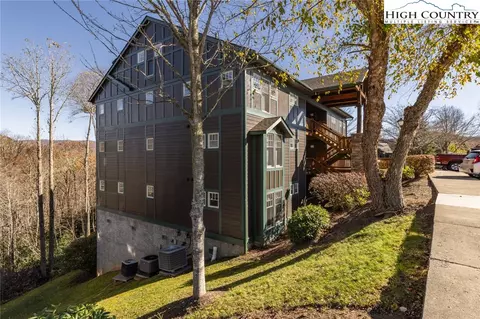 446 Peaceful Haven Dr #811, Boone, NC 28607