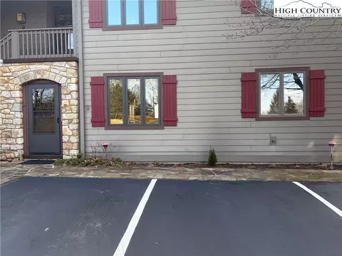 158 Mayview Manor Ct #B, Blowing Rock, NC 28605