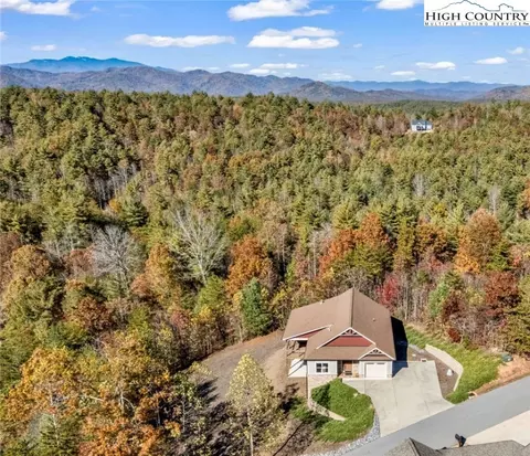 5588 Table View Ln, Lenoir, NC 28645