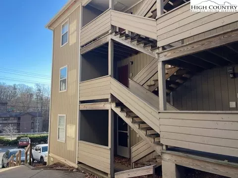 229 E King St #27, Boone, NC 28607
