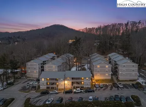229 E King St #19, Boone, NC 28607