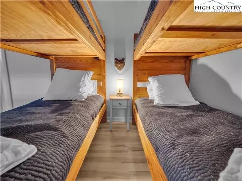 Bedroom - 104 Skiway Ln, Beech Mountain, NC 28604 photo 4 of 8