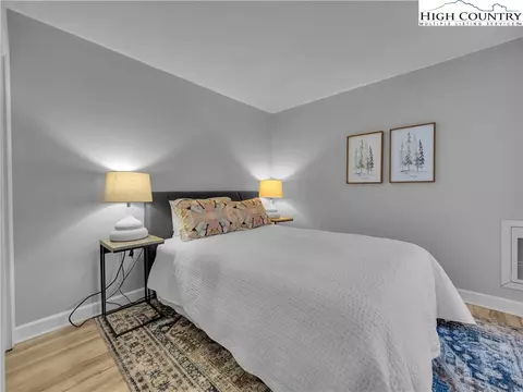 Bedroom - 104 Skiway Ln, Beech Mountain, NC 28604 photo 2 of 8