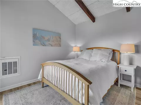 Bedroom - 104 Skiway Ln, Beech Mountain, NC 28604 photo 6 of 8