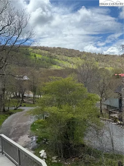 Exterior - 104 Skiway Ln, Beech Mountain, NC 28604 photo 7 of 7